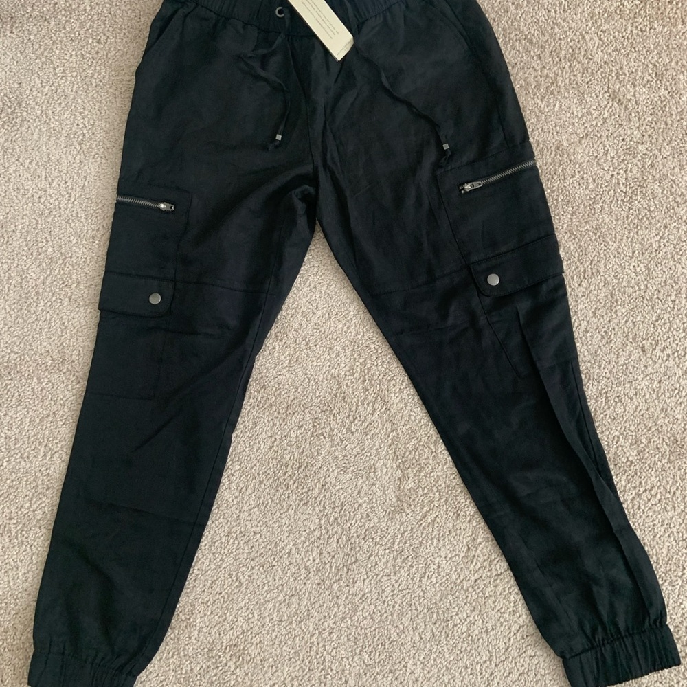Women’s banana republic Black Cargo Pants